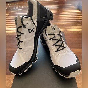 On Cloudventure Peak - New with tags/box - W10.5